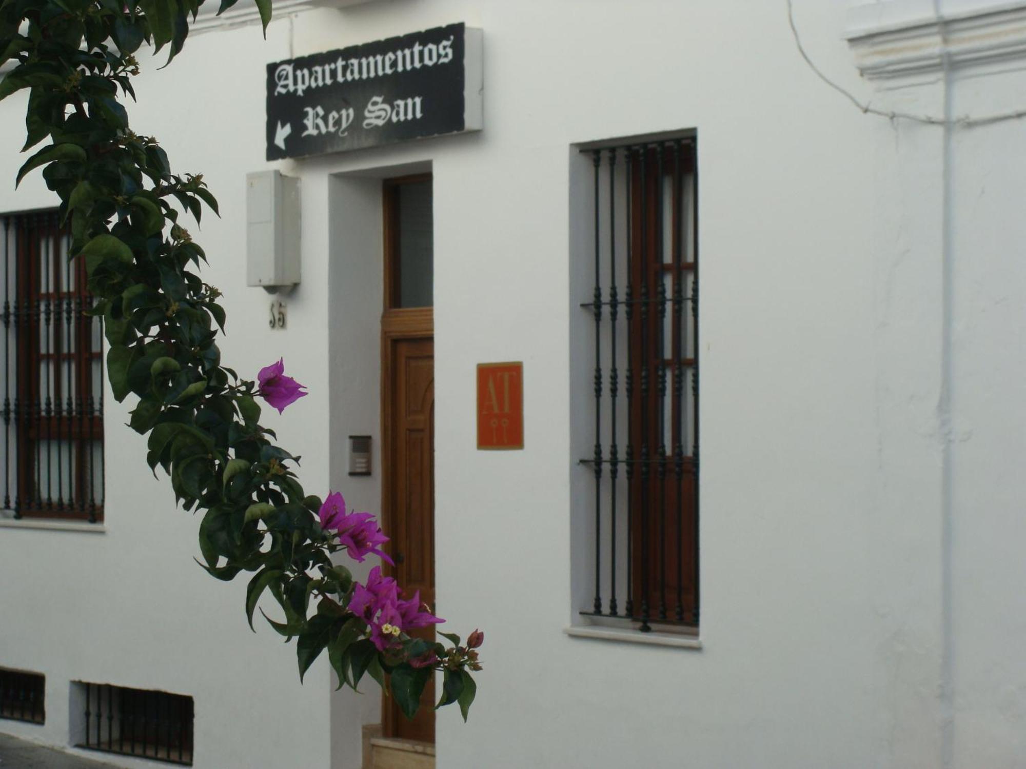 Apartamentos Reysan Vejer de la Frontera Luaran gambar